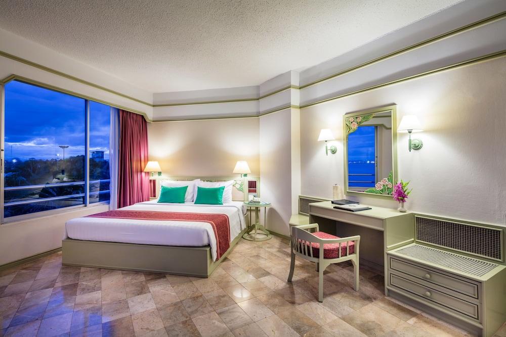 Cholchan Pattaya Beach Resort - Sha Extra Plus Extérieur photo Deluxe Room