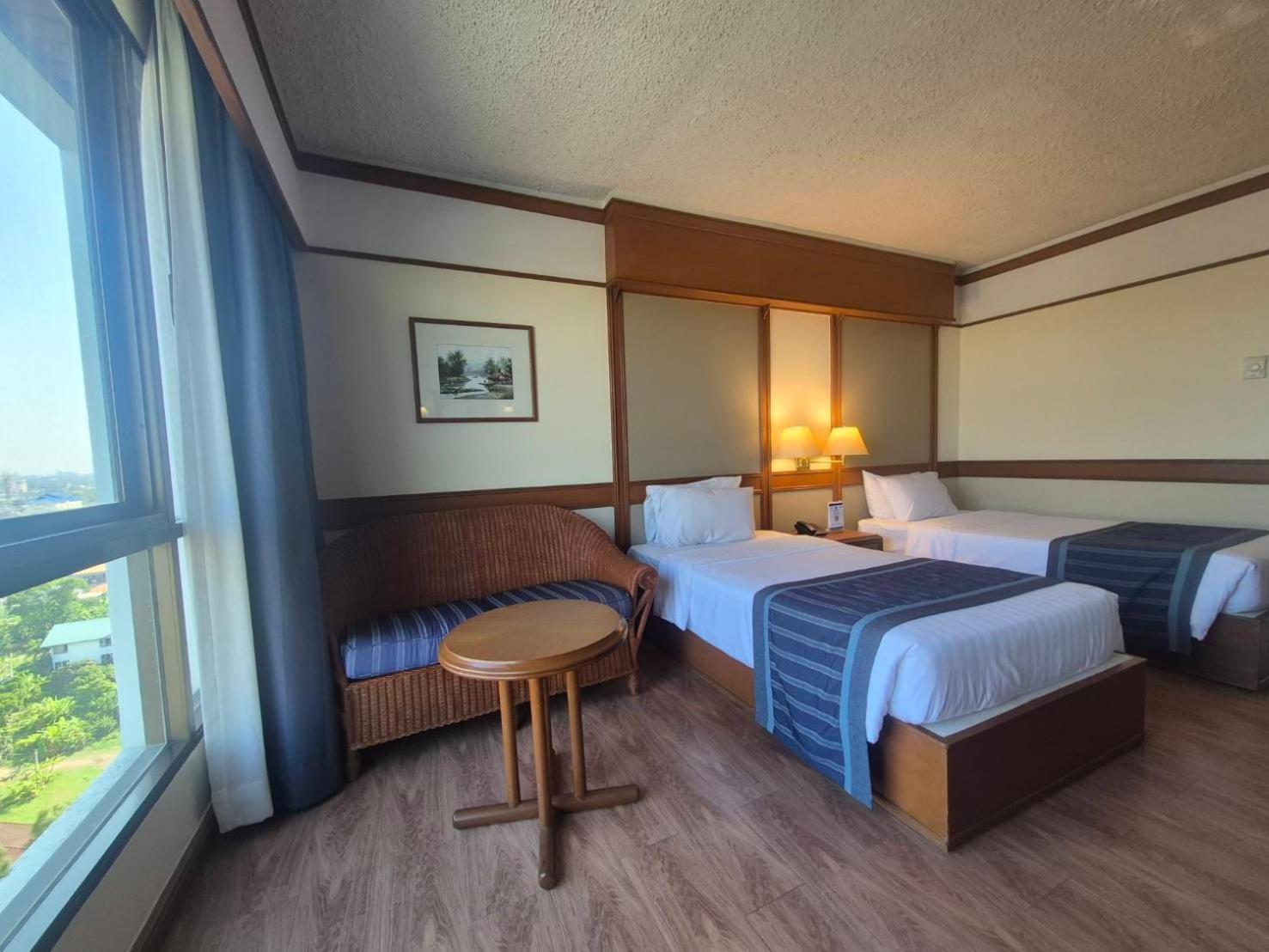 Cholchan Pattaya Beach Resort - Sha Extra Plus Extérieur photo