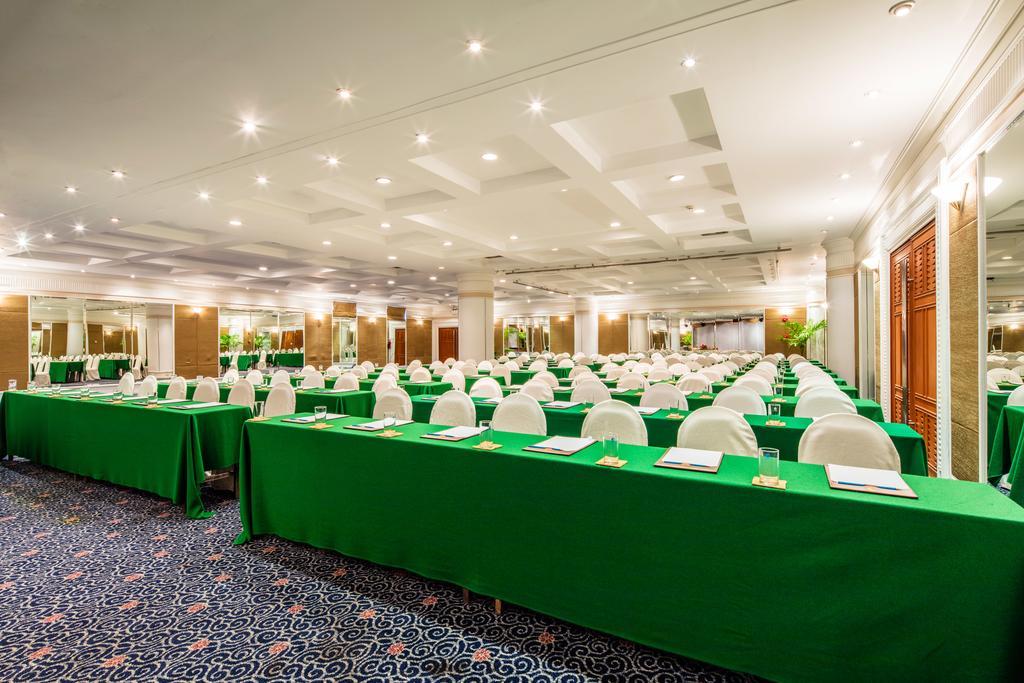 Cholchan Pattaya Beach Resort - Sha Extra Plus Extérieur photo Meeting room