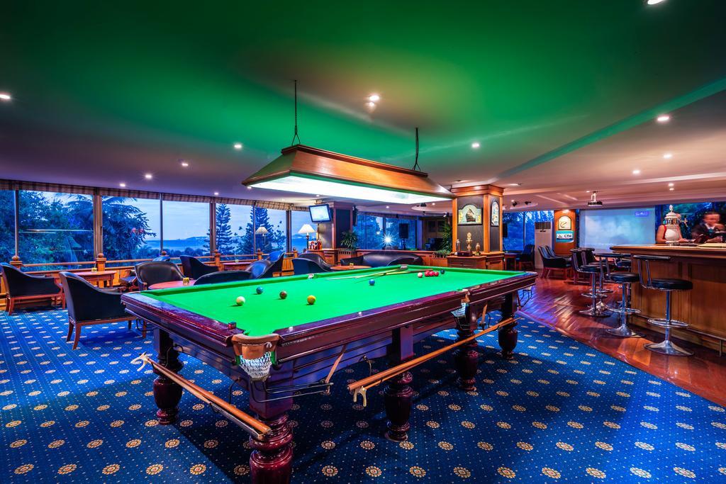 Cholchan Pattaya Beach Resort - Sha Extra Plus Extérieur photo The Snooker Room