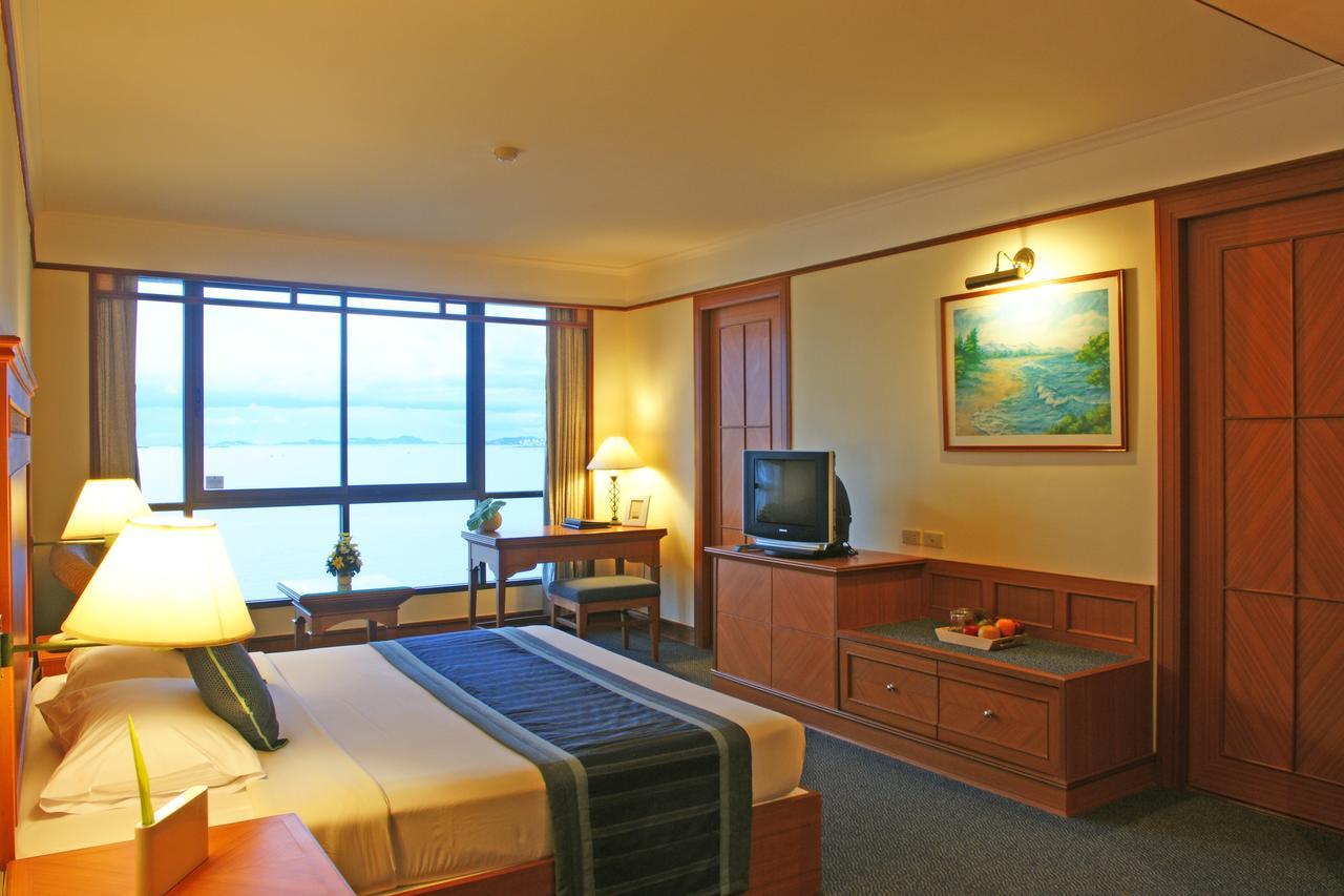 Cholchan Pattaya Beach Resort - Sha Extra Plus Chambre photo Deluxe Room