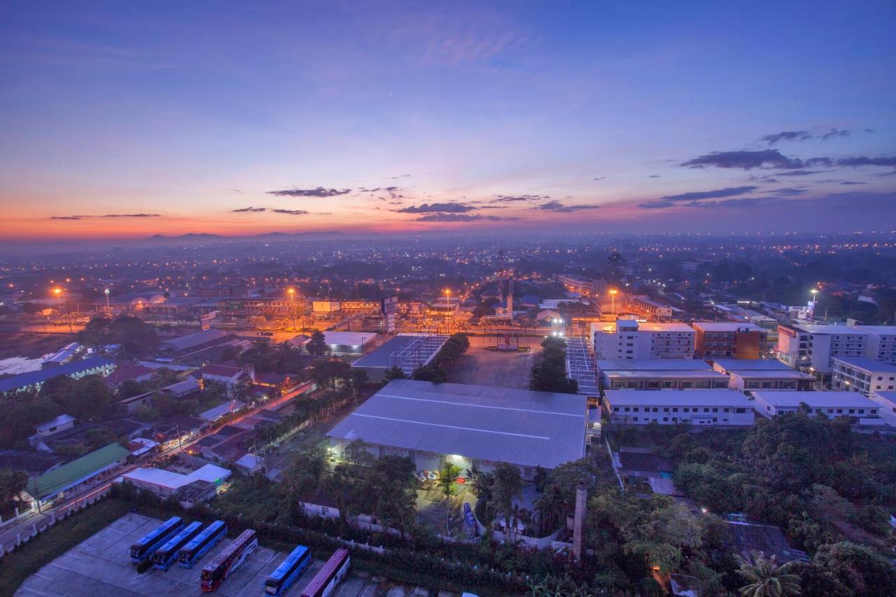 Cholchan Pattaya Beach Resort - Sha Extra Plus Extérieur photo Aerial view of the city