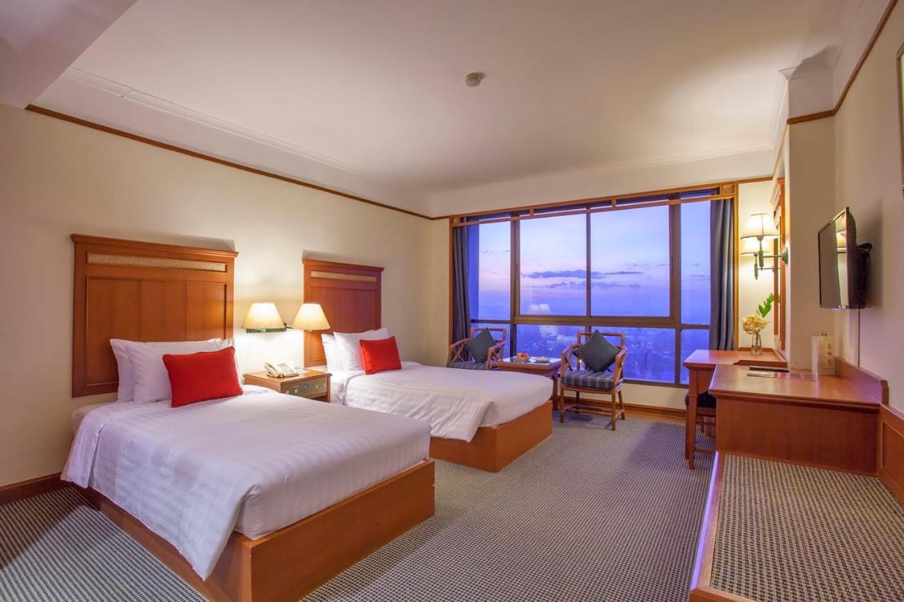 Cholchan Pattaya Beach Resort - Sha Extra Plus Extérieur photo